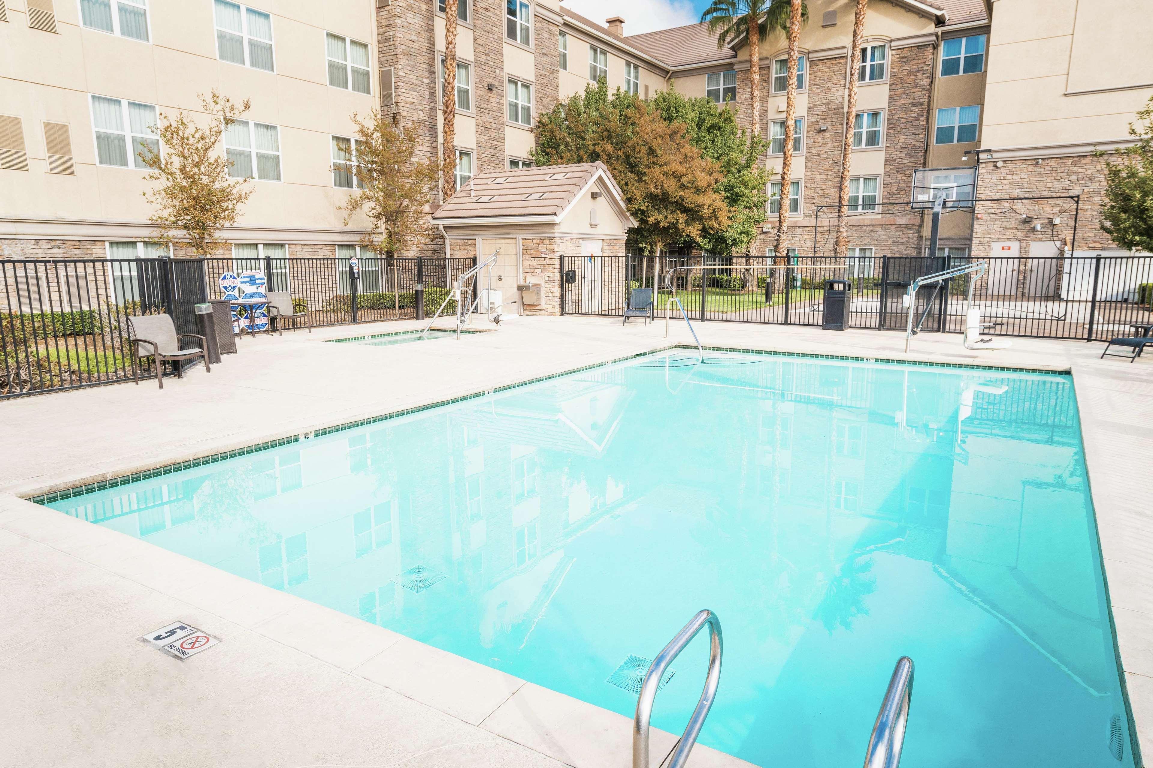 Homewood By Hilton Ontario Hotel 3*