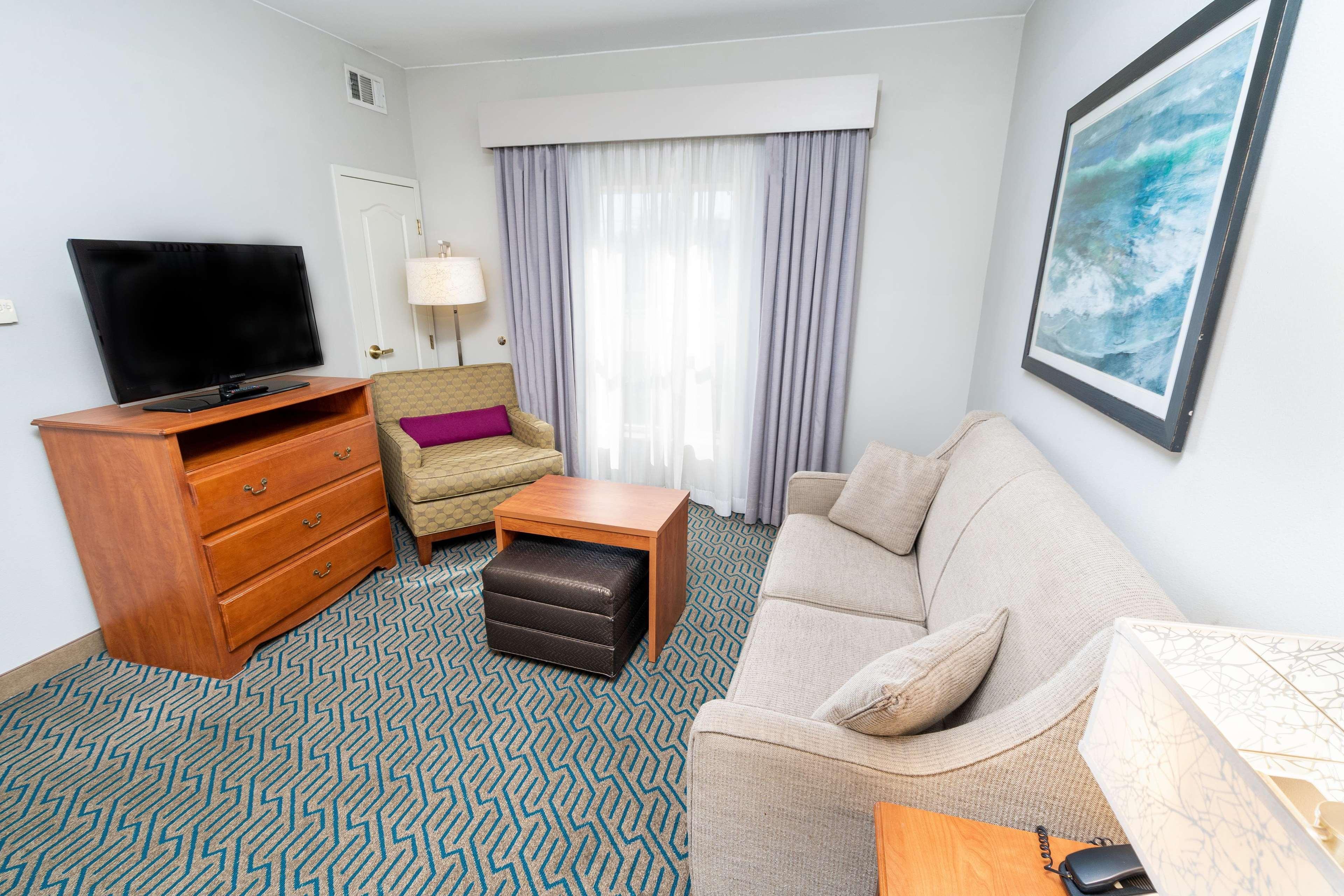 Hotel Homewood By Hilton Ontario 3*