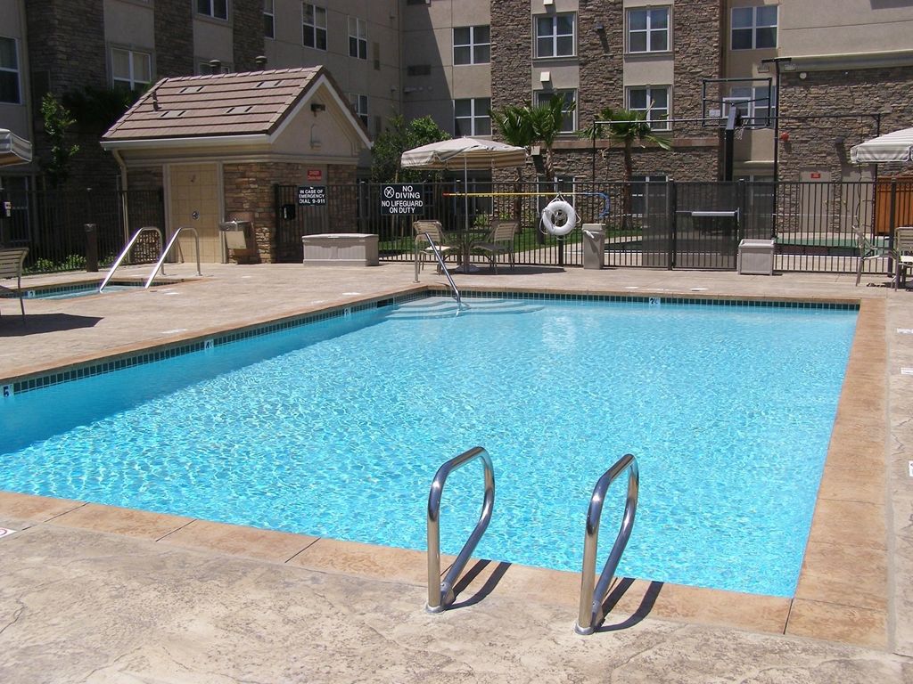 Hotel Homewood By Hilton Ontario 3*